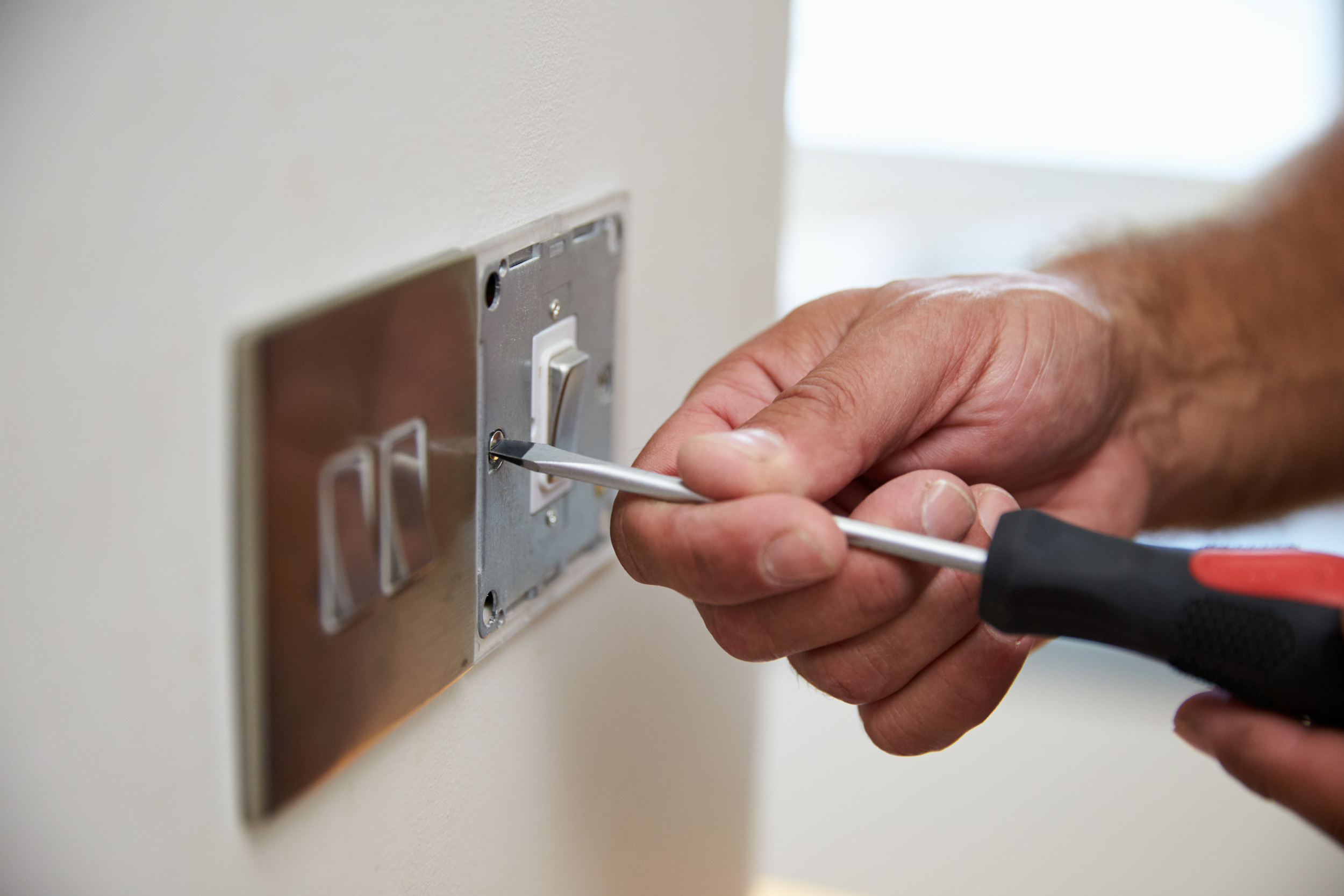 do home inspectors check electrical